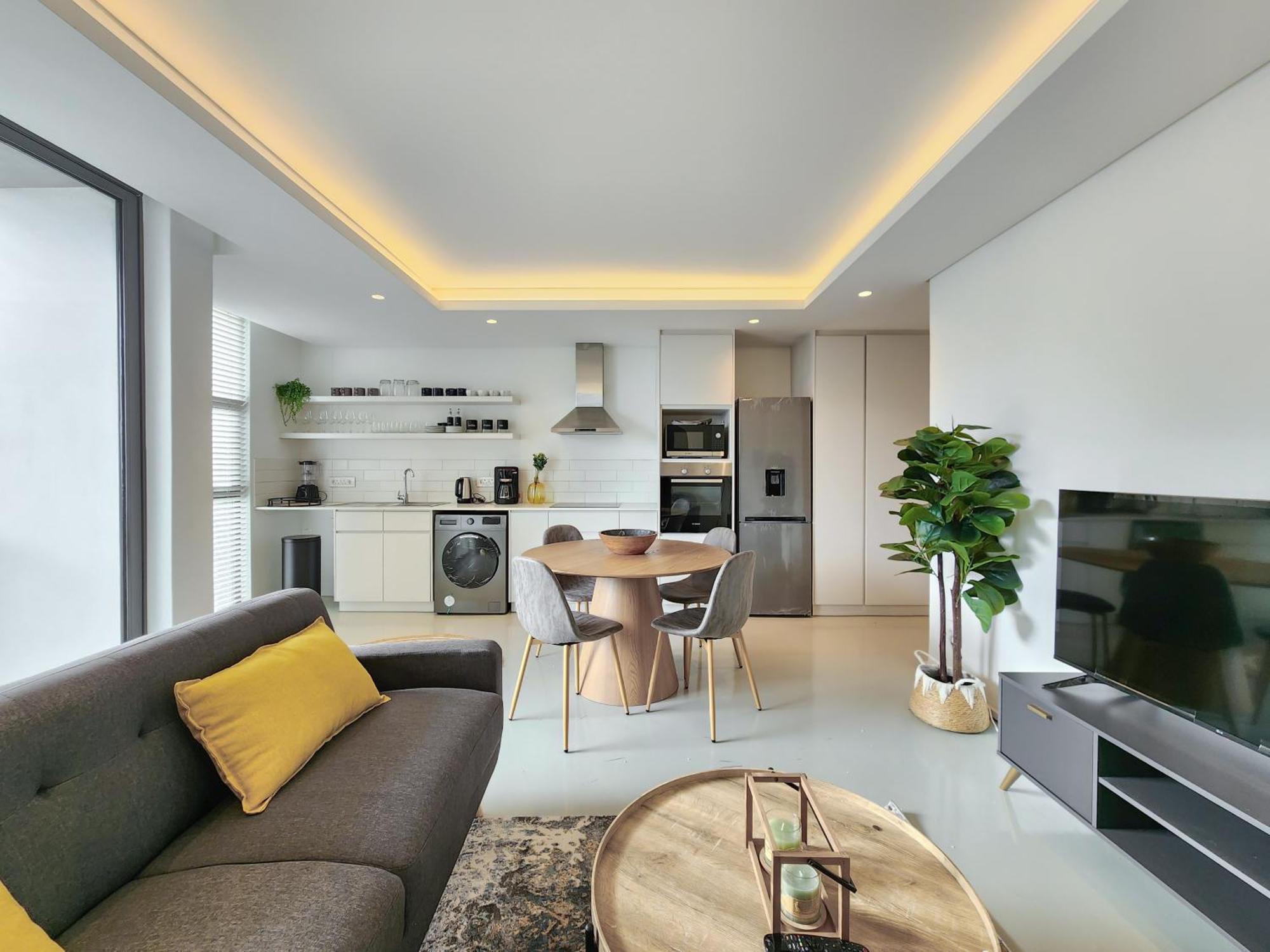 Elegant Minimalist In Vibrant Woodstock * Cape Town