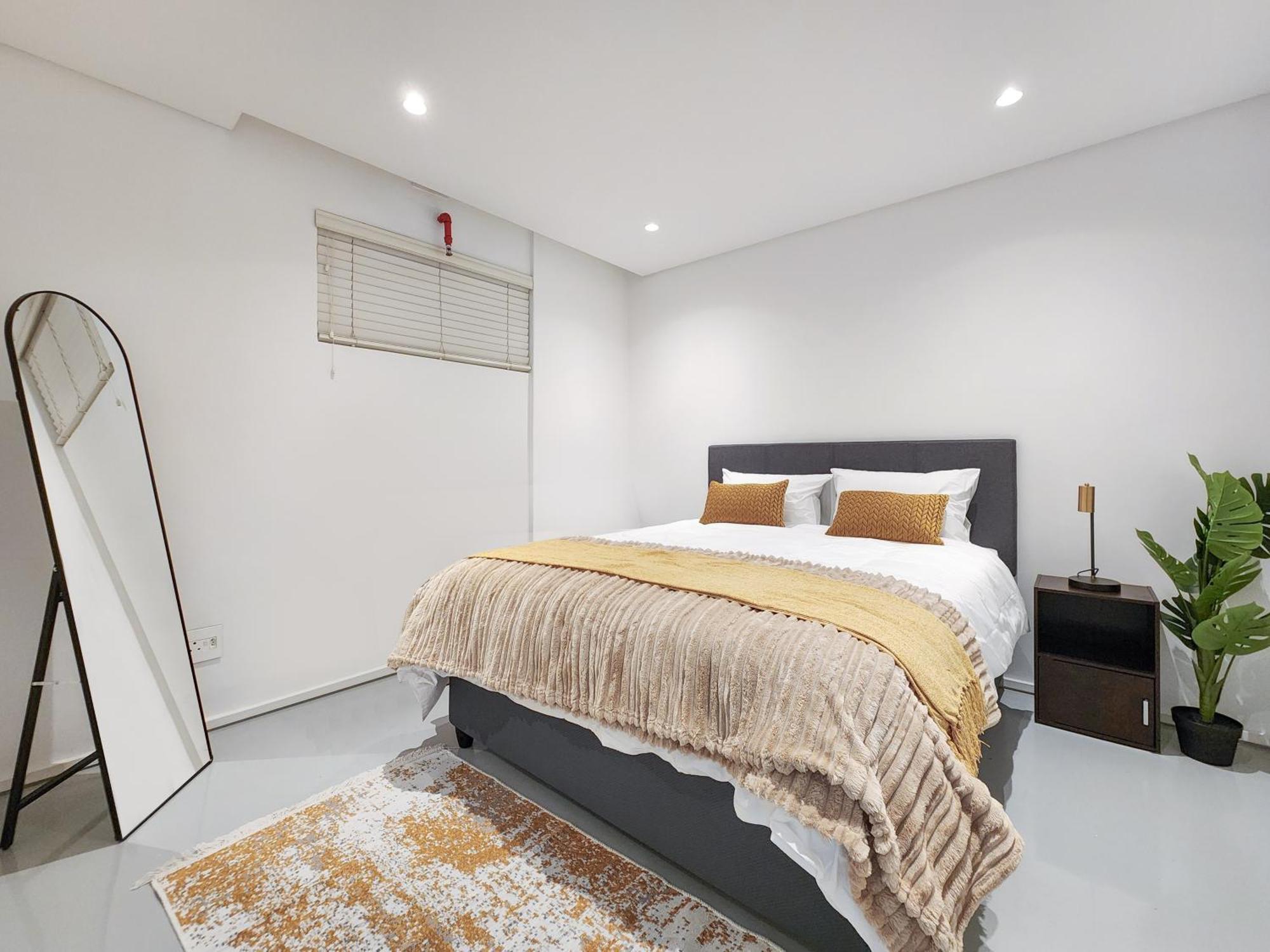 Apartment Elegant Minimalist In Vibrant Woodstock *