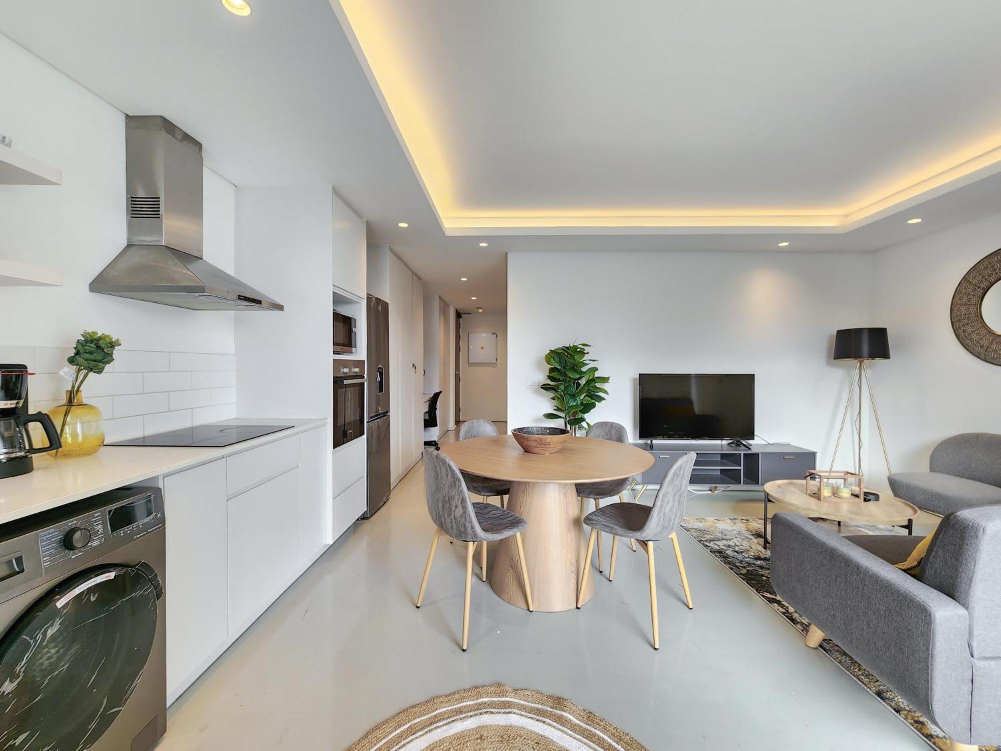Apartment Elegant Minimalist In Vibrant Woodstock *